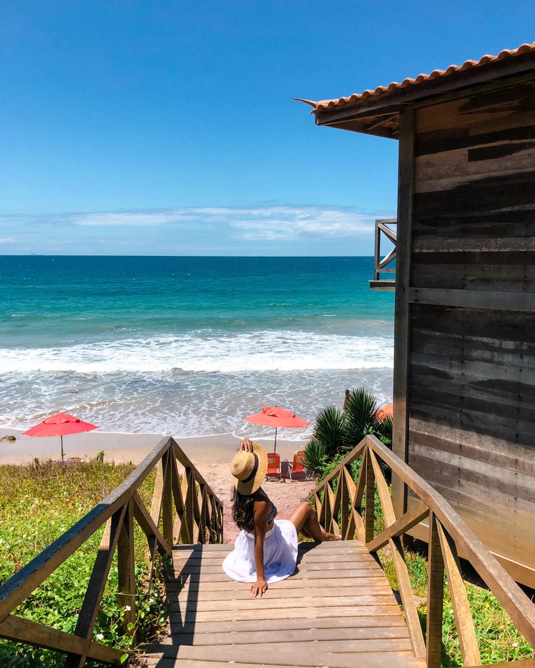 Praia Brava – acantilados, olas y mirador